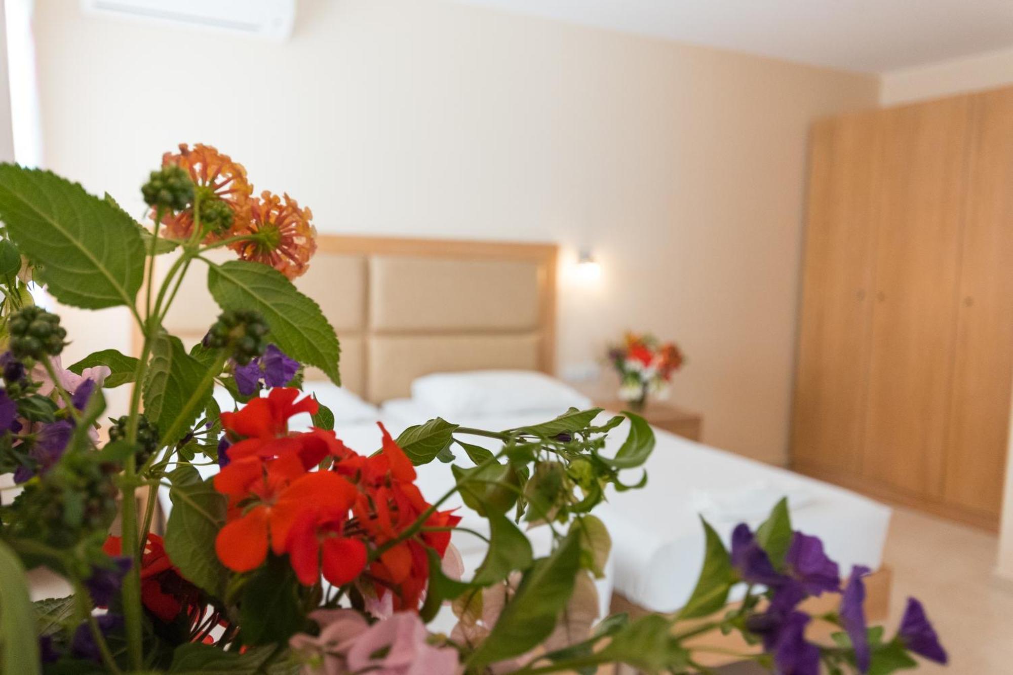Amaryllis Front Beach Hotel Лардос Экстерьер фото